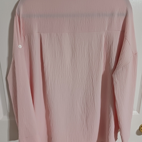 Light pink Cozy Co. by Cozy Casual button front blouse with rolled sleeves size - Picture 10 of 11